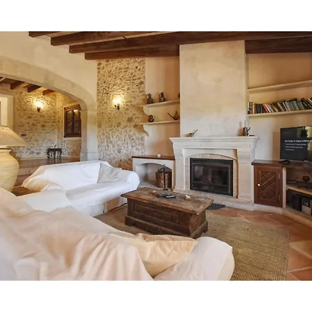 Holiday home Amazing Mansion In With Swimming Pool
