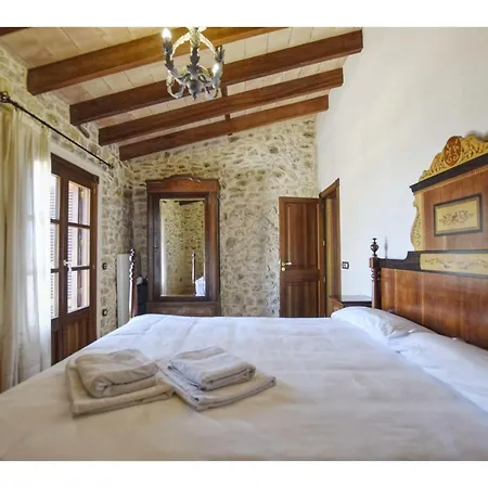 Dom wakacyjny Amazing Mansion In With Swimming Pool *