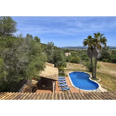 Dom wakacyjny Amazing Mansion In With Swimming Pool